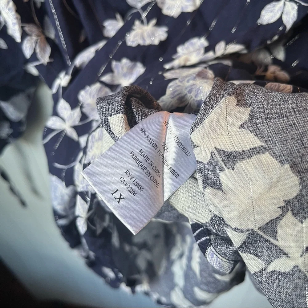 Navy and White Floral Silver Metallic Blouse - Picture 6 of 6